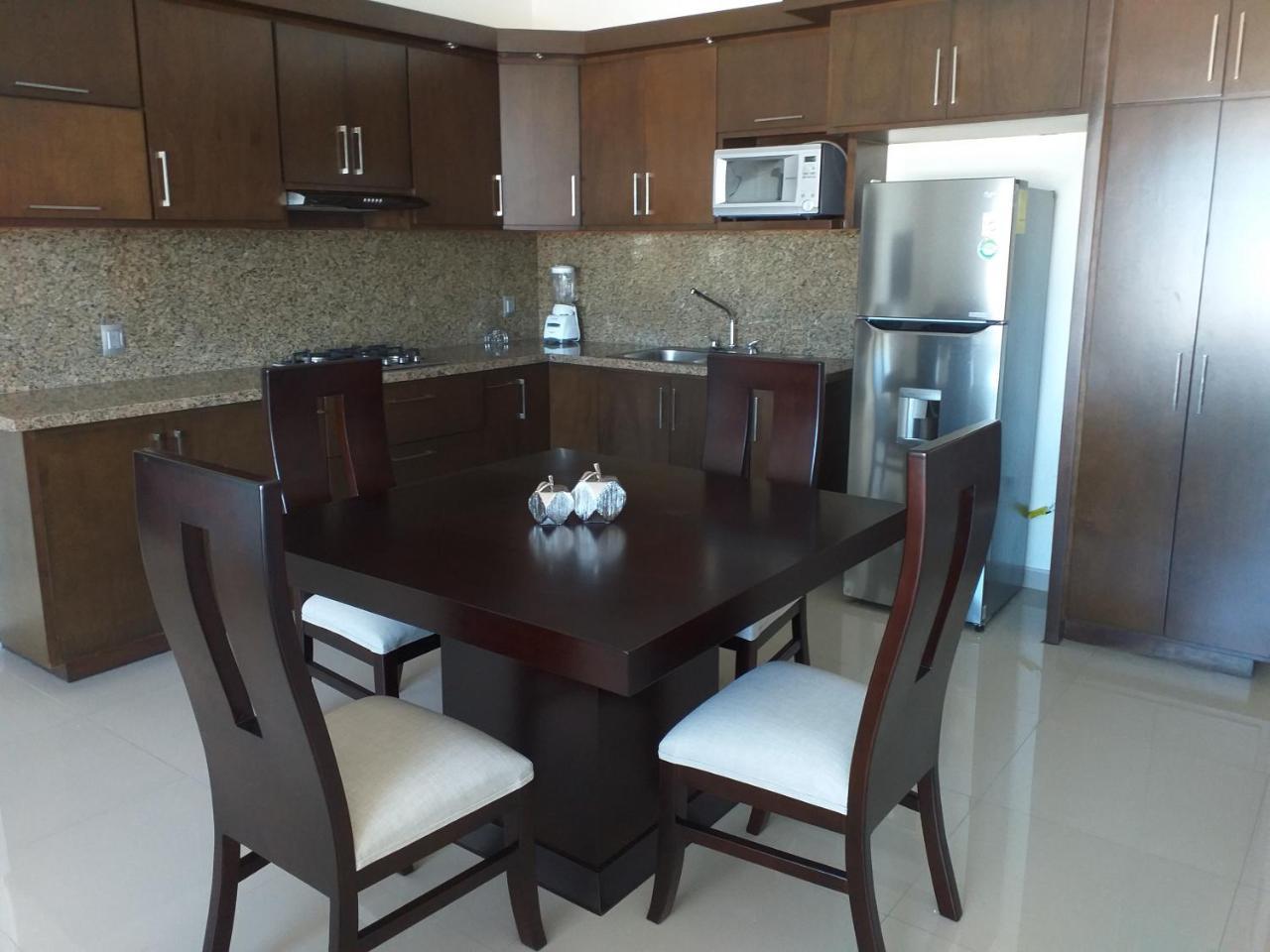 Renta Vacacional A 2 Cuadras De La Playa O Malecon De Mazatlan Apartment Exterior foto
